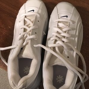 All white nike shoes